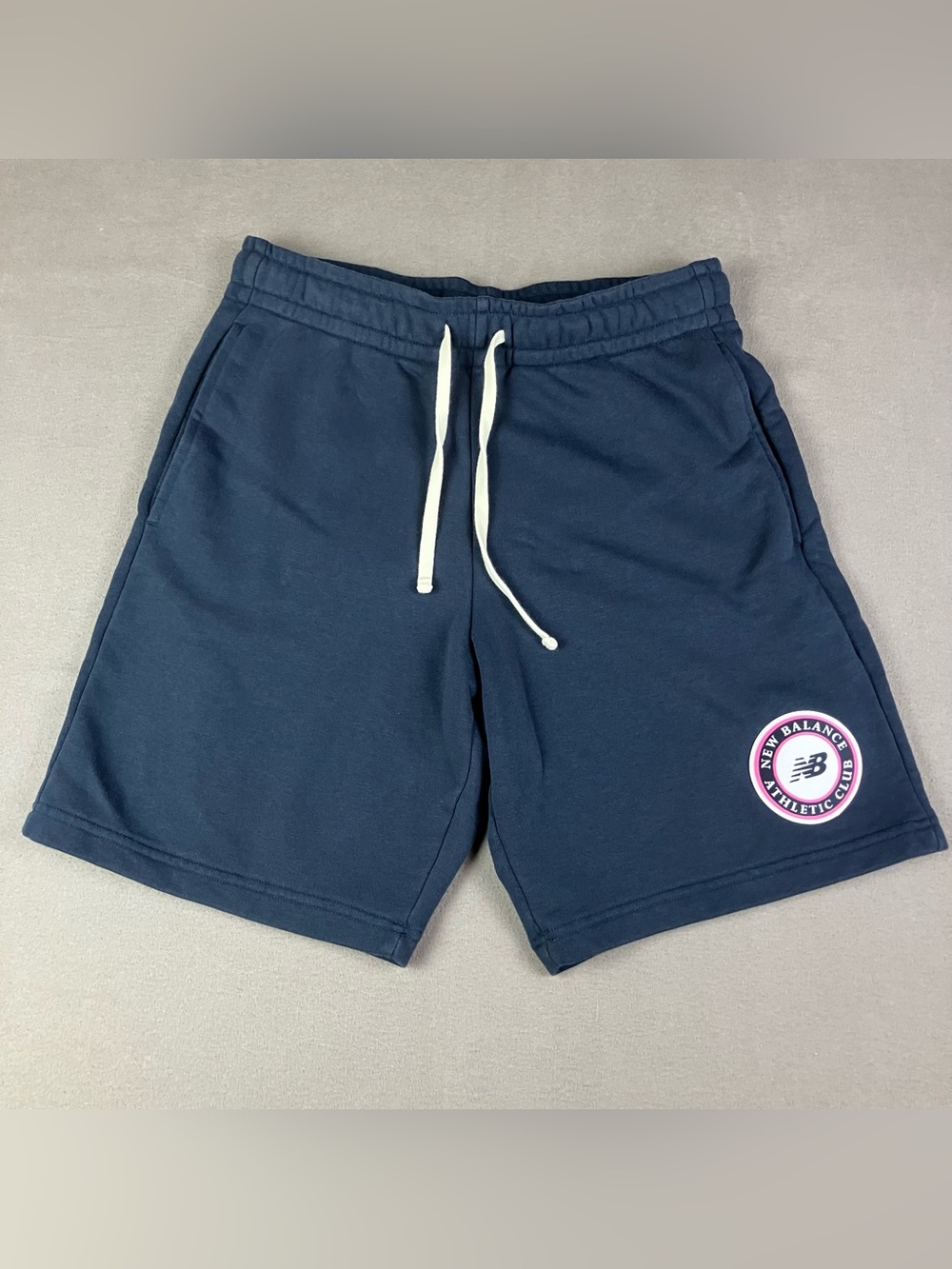 New Balance Men’s Size M Sweat Shorts Navy Blue Patch Logo Drawstring Waist. In